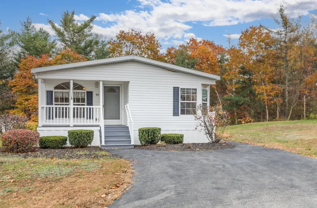 74 Seneca Street Rochester NH 03867-5167