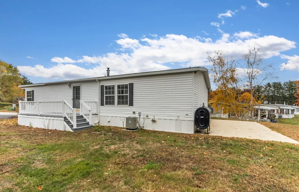 74 Seneca Street Rochester NH 03867-5167