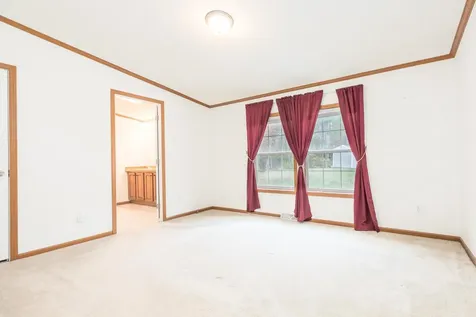 74 Seneca Street Rochester NH 03867-5167