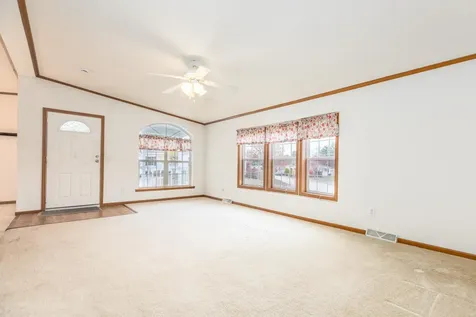 74 Seneca Street Rochester NH 03867-5167