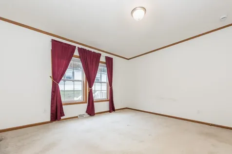 74 Seneca Street Rochester NH 03867-5167