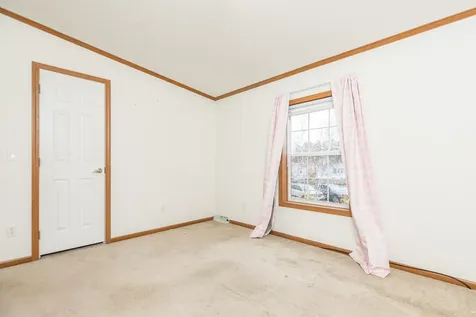 74 Seneca Street Rochester NH 03867-5167