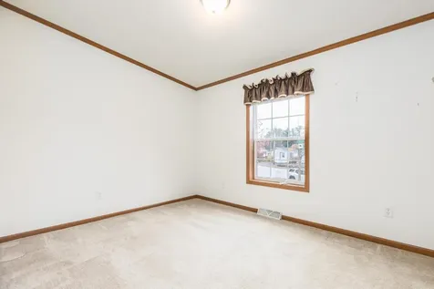 74 Seneca Street Rochester NH 03867-5167