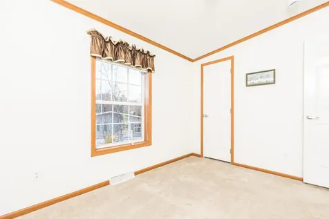 74 Seneca Street Rochester NH 03867-5167