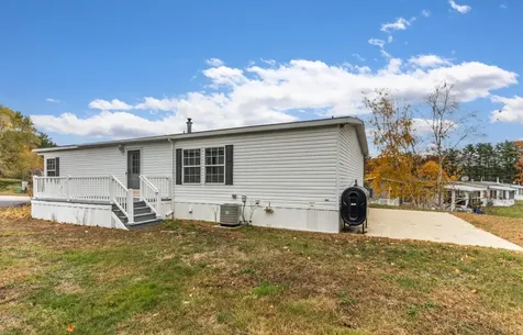 74 Seneca Street Rochester NH 03867-5167