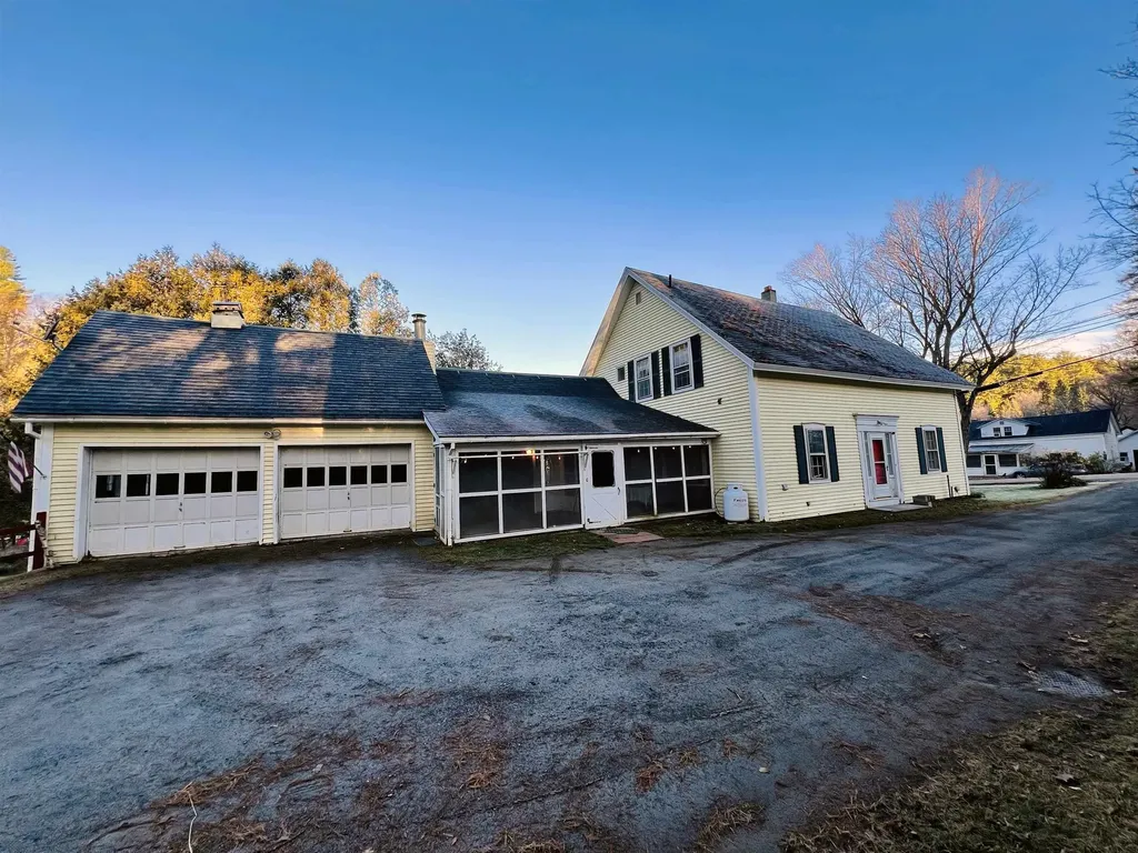 69 York Street Lyndon VT 05851