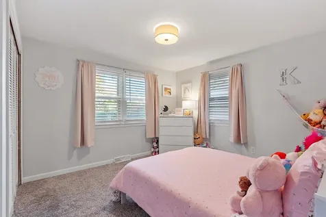 11 Bordeaux Street Nashua NH 03060