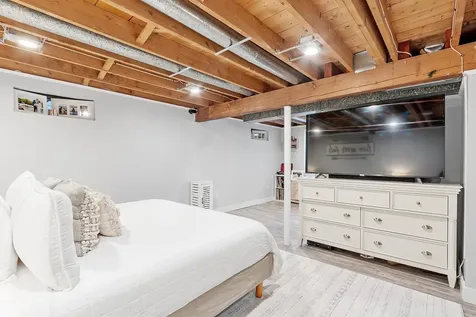 11 Bordeaux Street Nashua NH 03060