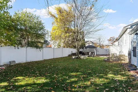 11 Bordeaux Street Nashua NH 03060