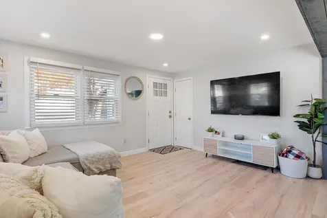 11 Bordeaux Street Nashua NH 03060