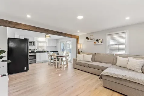 11 Bordeaux Street Nashua NH 03060