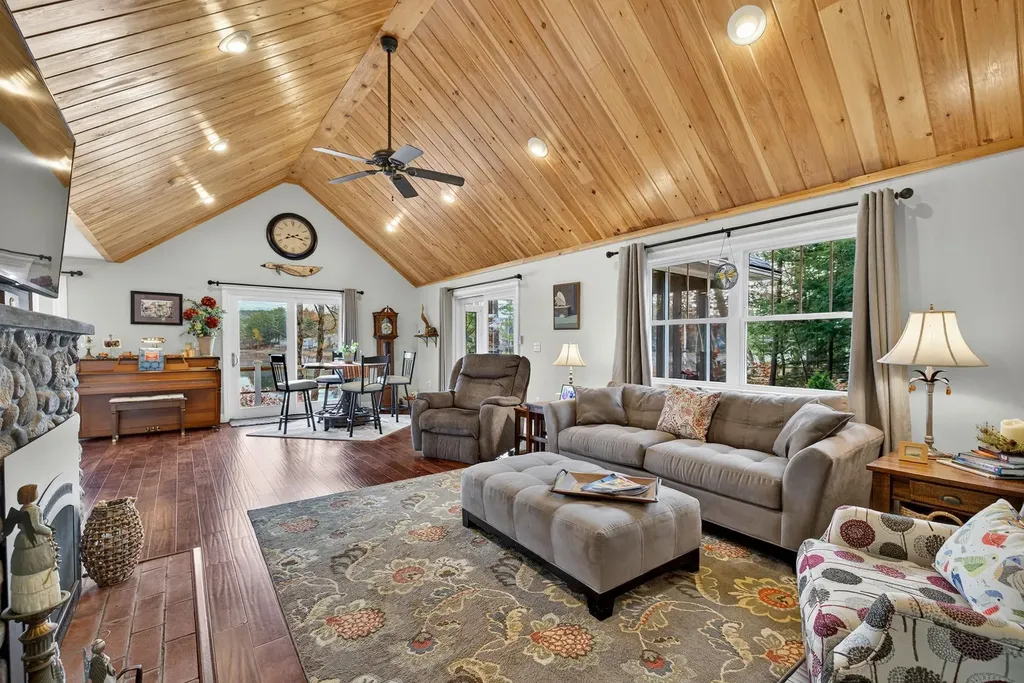 30 Crystal Lane Tilton NH 03276