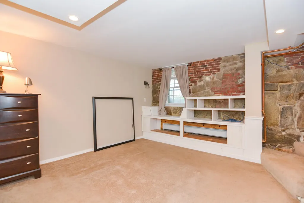 125 W. Merrimack Street Manchester NH 03101