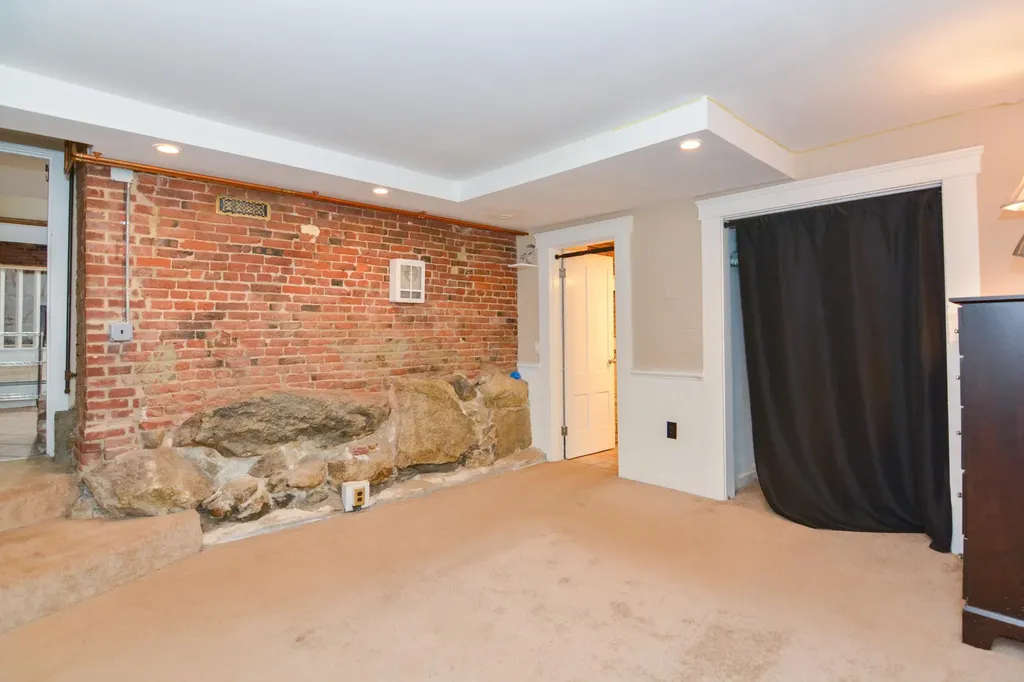 125 W. Merrimack Street Manchester NH 03101