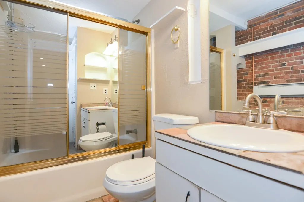 125 W. Merrimack Street Manchester NH 03101