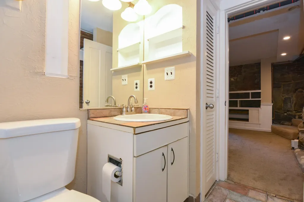 125 W. Merrimack Street Manchester NH 03101