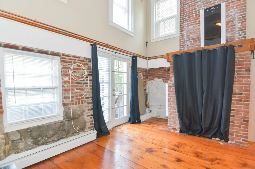 125 W. Merrimack Street Manchester NH 03101