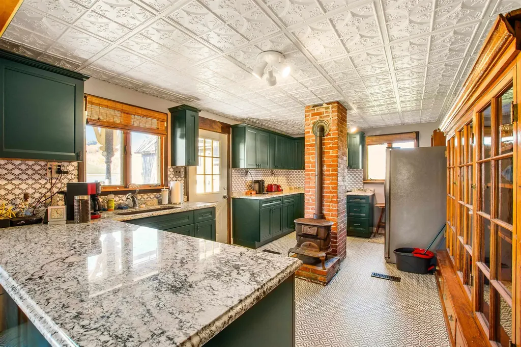 19 Pine Street Haverhill NH 03785