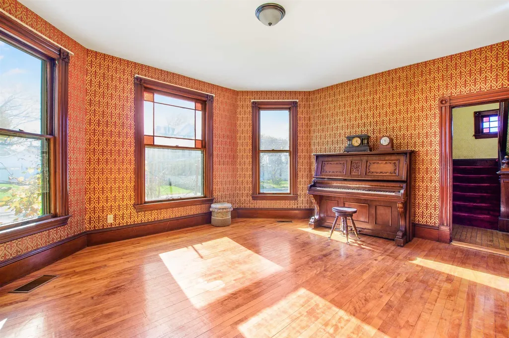 19 Pine Street Haverhill NH 03785