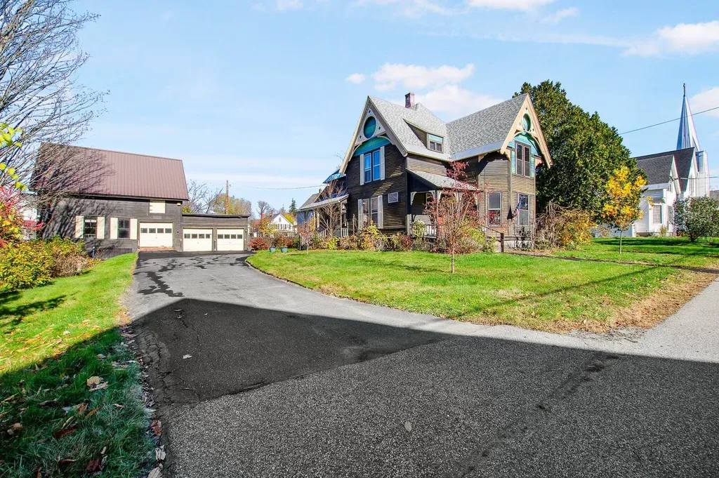 19 Pine Street Haverhill NH 03785