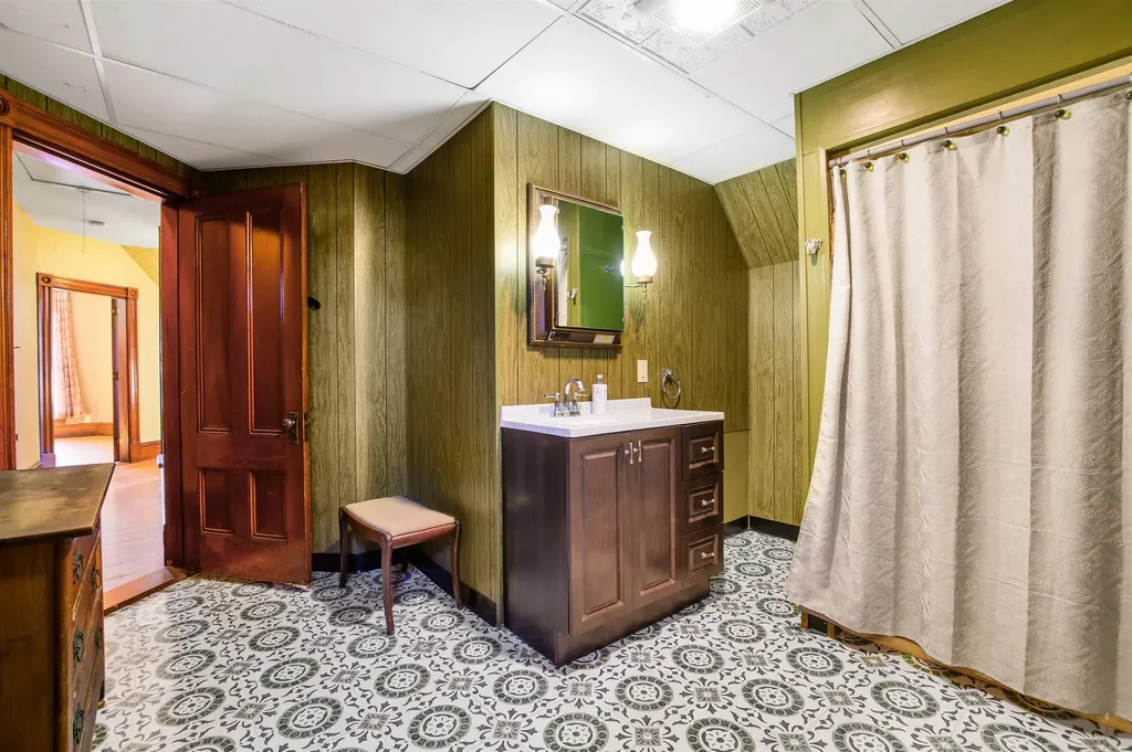 19 Pine Street Haverhill NH 03785