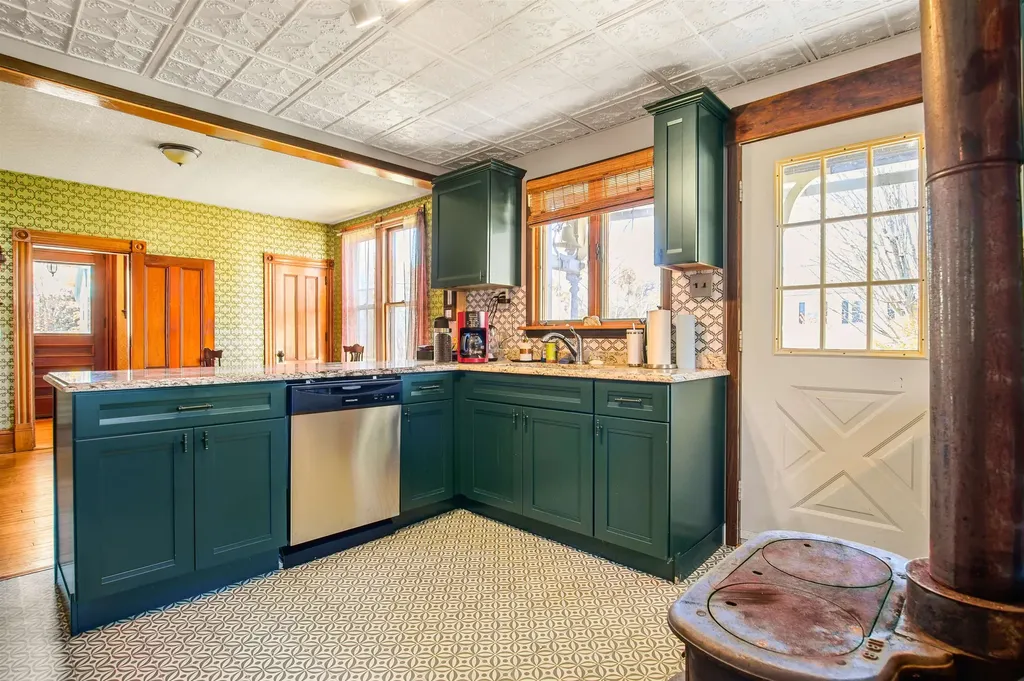 19 Pine Street Haverhill NH 03785