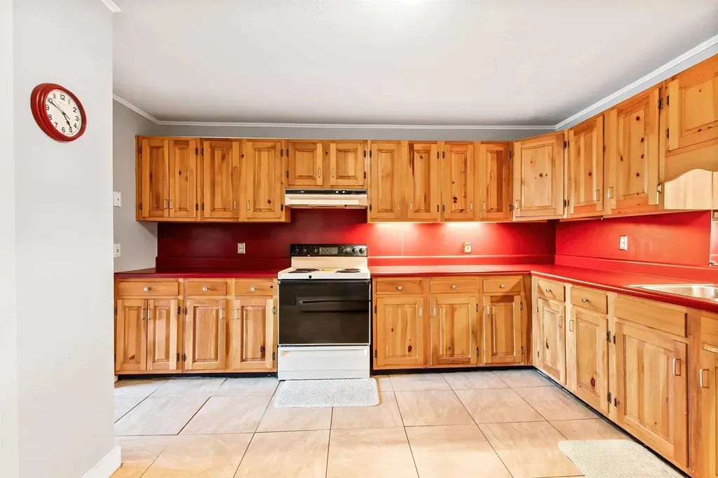 14 Lake Avenue Sunapee NH 03782