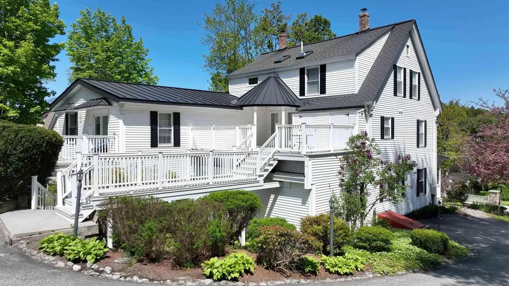 14 Lake Avenue Sunapee NH 03782