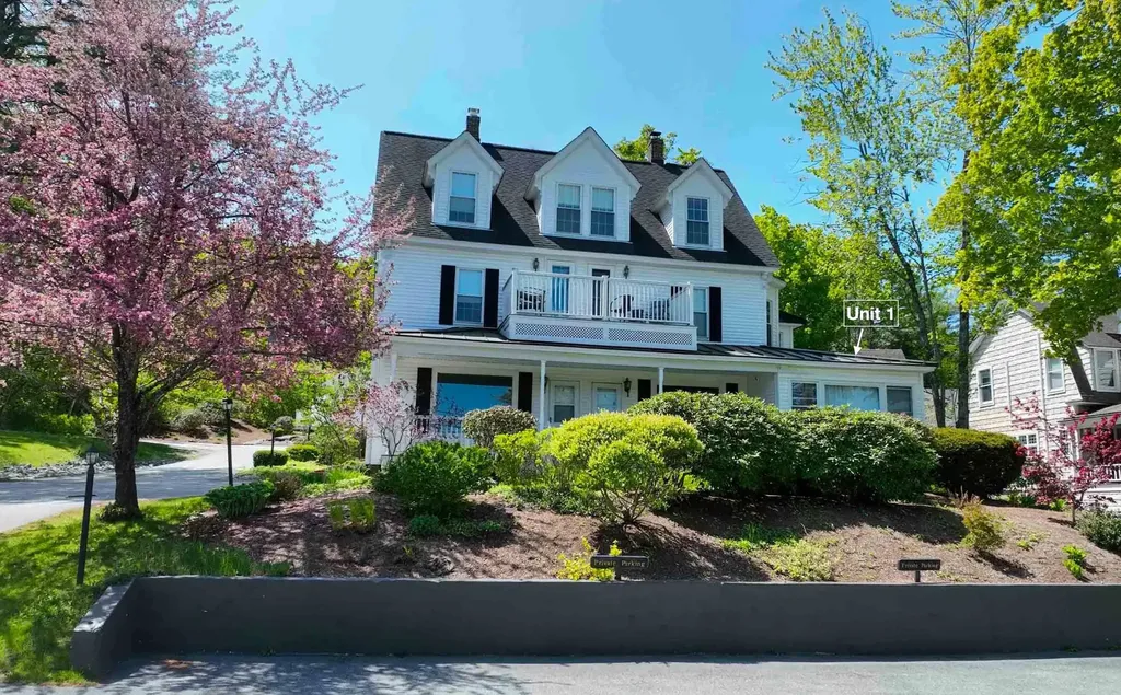 14 Lake Avenue Sunapee NH 03782