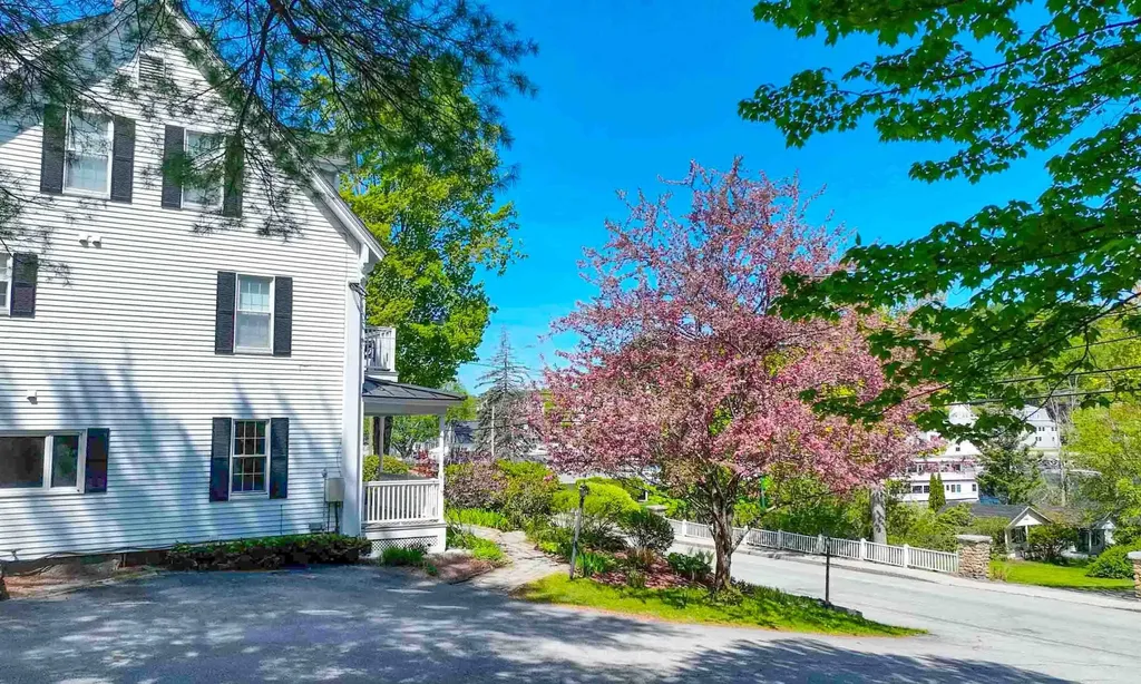 14 Lake Avenue Sunapee NH 03782