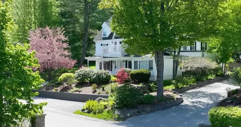 14 Lake Avenue Sunapee NH 03782