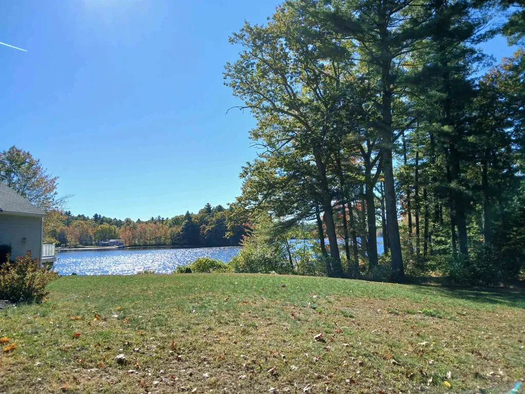 31 North Shore Road Sandown NH 03873