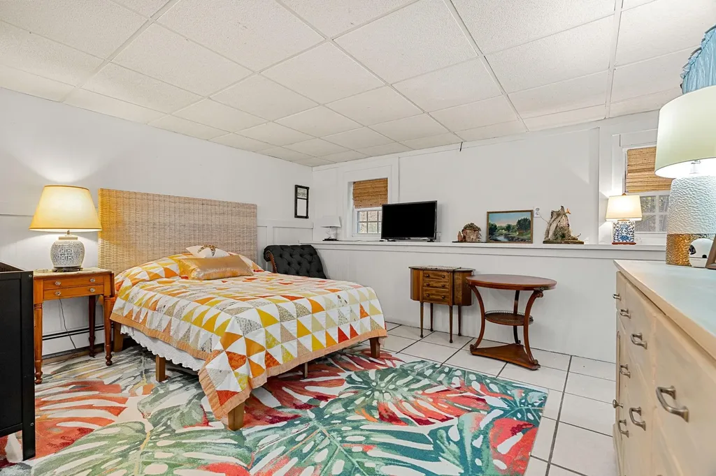 31 North Shore Road Sandown NH 03873