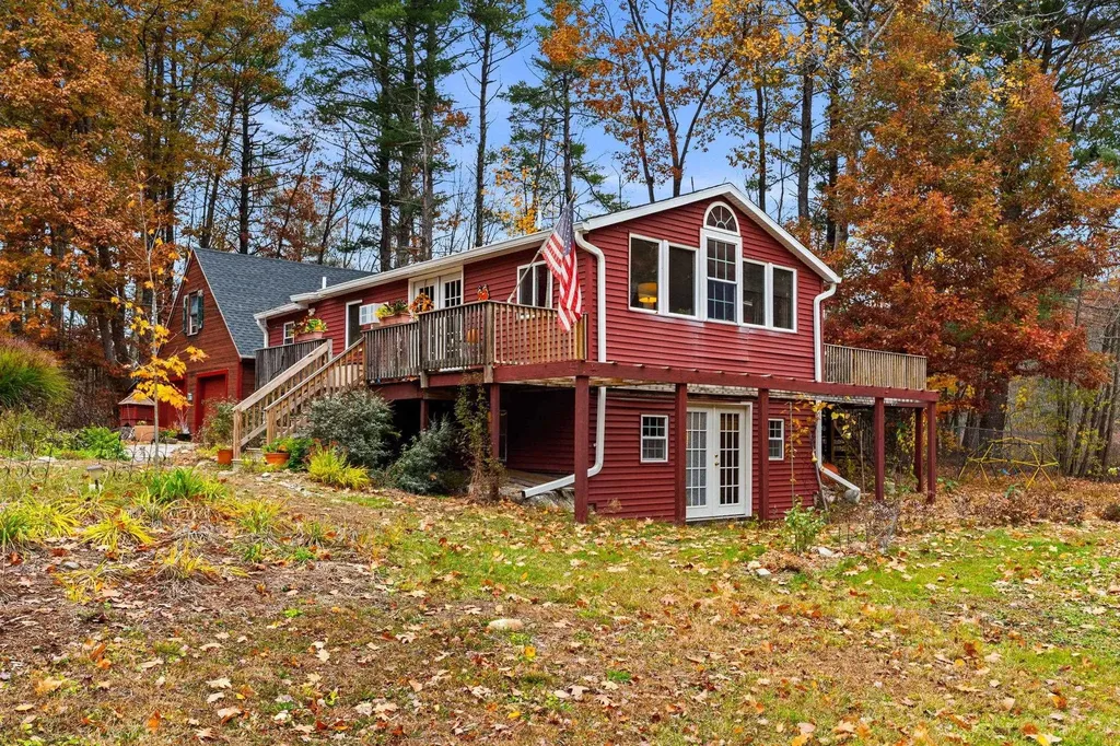 31 North Shore Road Sandown NH 03873