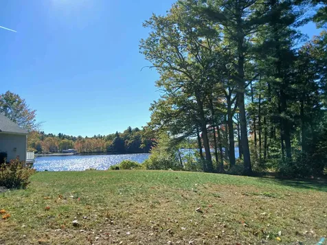 31 North Shore Road Sandown NH 03873