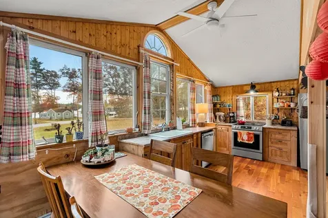 31 North Shore Road Sandown NH 03873