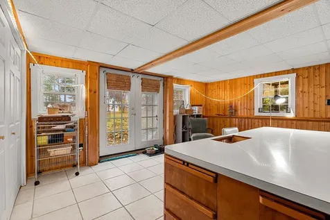 31 North Shore Road Sandown NH 03873