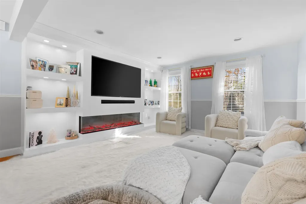 10 Evelyn Road Salem NH 03079