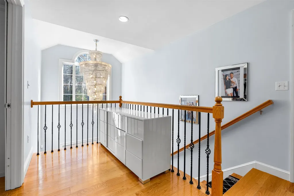 10 Evelyn Road Salem NH 03079