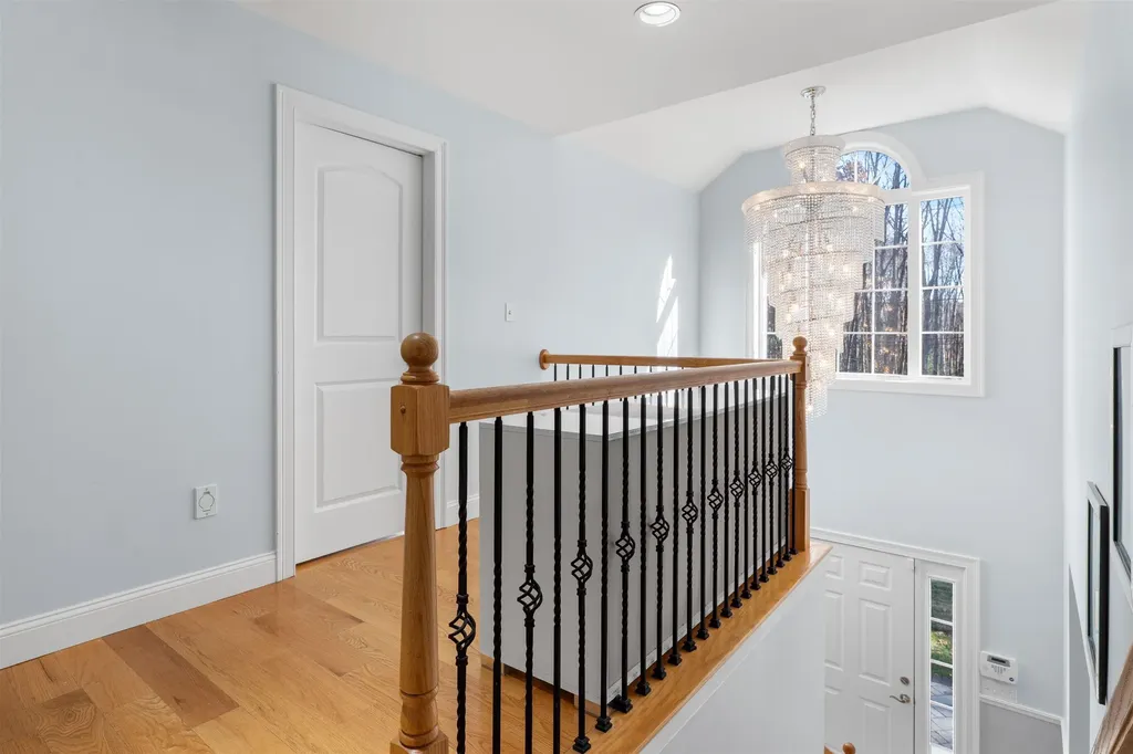 10 Evelyn Road Salem NH 03079