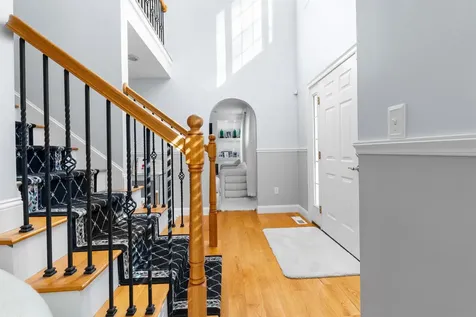 10 Evelyn Road Salem NH 03079