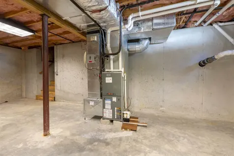 10 Evelyn Road Salem NH 03079