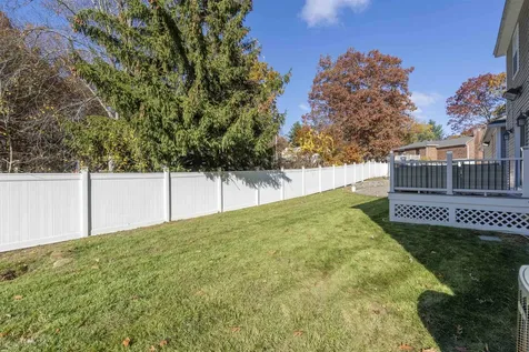 10 Evelyn Road Salem NH 03079