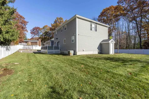 10 Evelyn Road Salem NH 03079