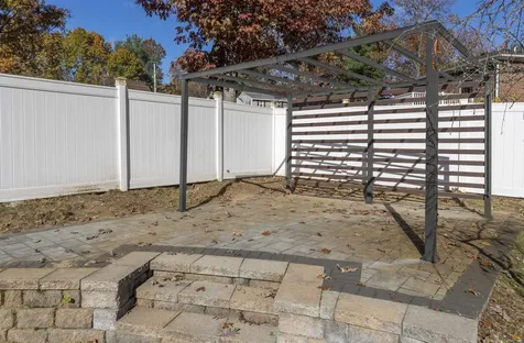 10 Evelyn Road Salem NH 03079