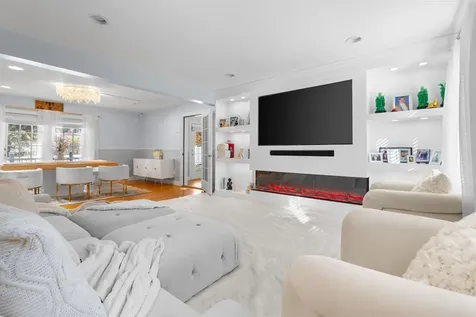 10 Evelyn Road Salem NH 03079