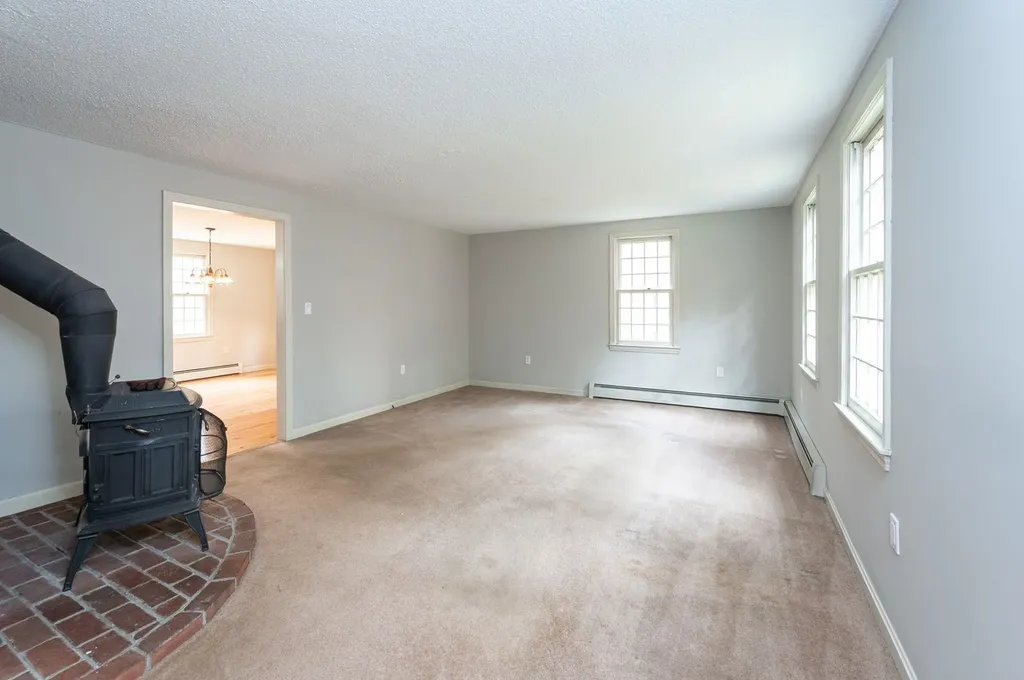 87 Island Pond Road Derry NH 03038