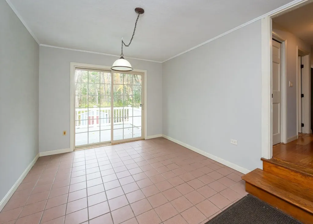 87 Island Pond Road Derry NH 03038