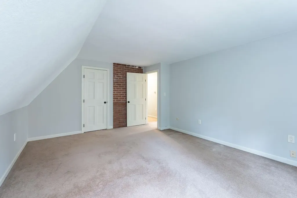 87 Island Pond Road Derry NH 03038