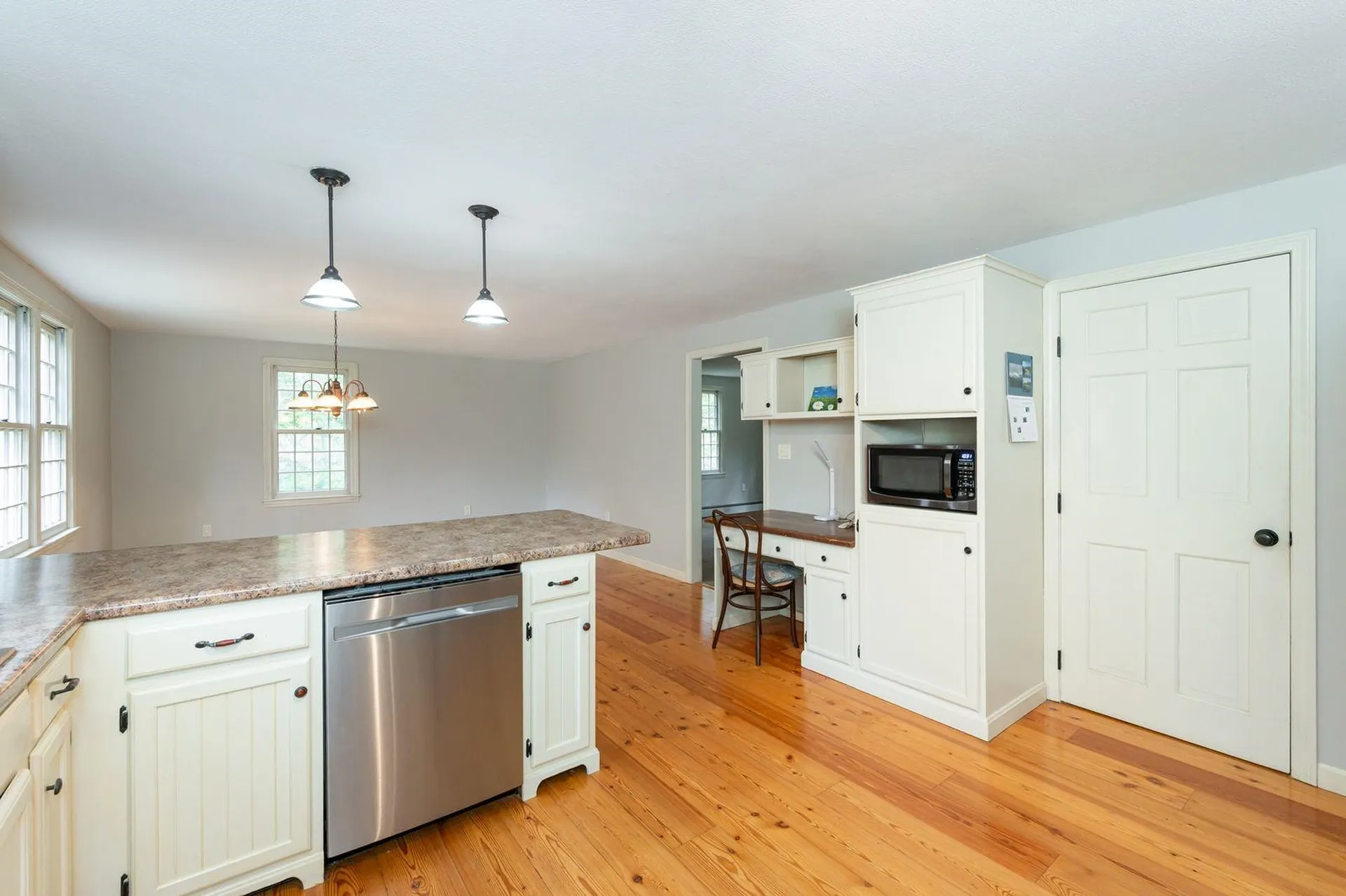 87 Island Pond Road Derry NH 03038